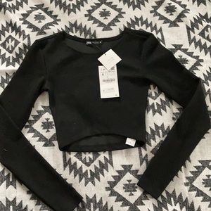 Crop stretchy ribbed black top